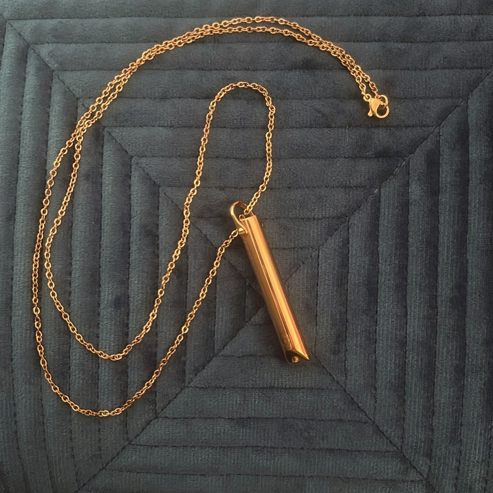 NWOT Komuso Calm Breathing/Habit necklace